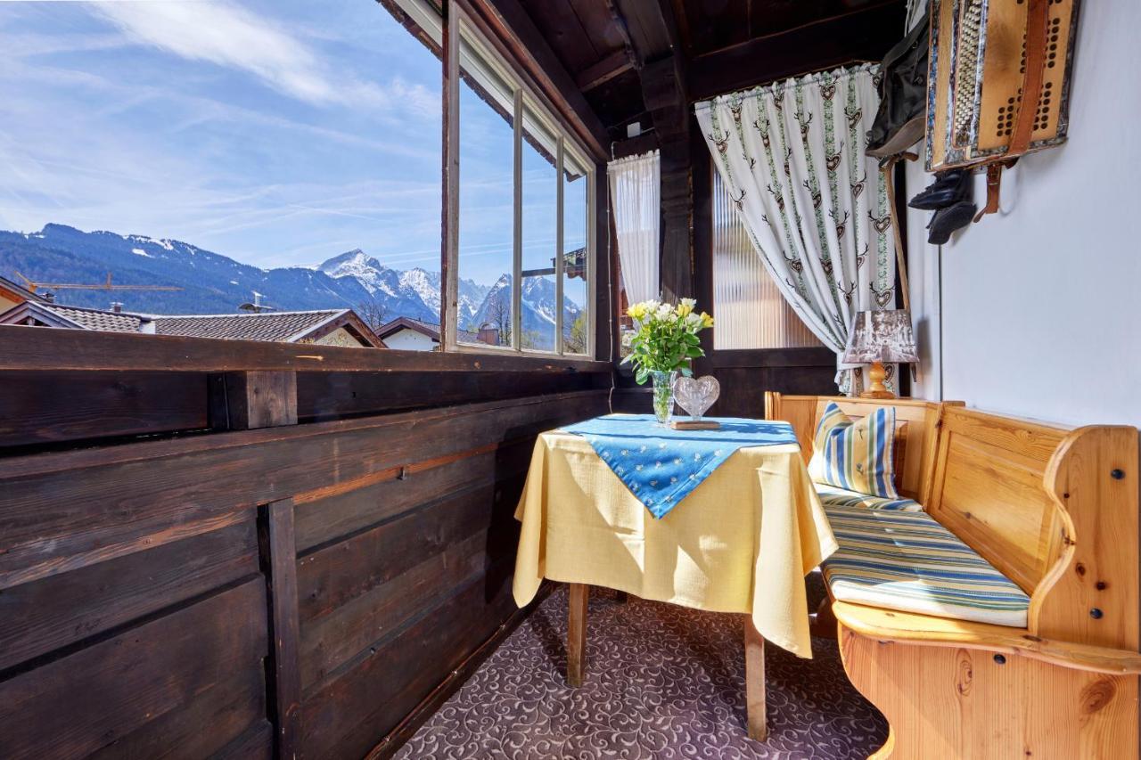 Gaestehaus Angela Garmisch-Partenkirchen Eksteriør billede